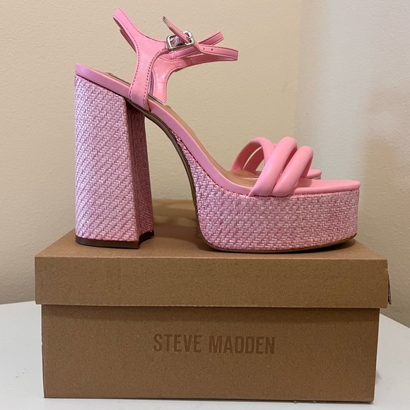 pink platform heels - Picture 2 of 4